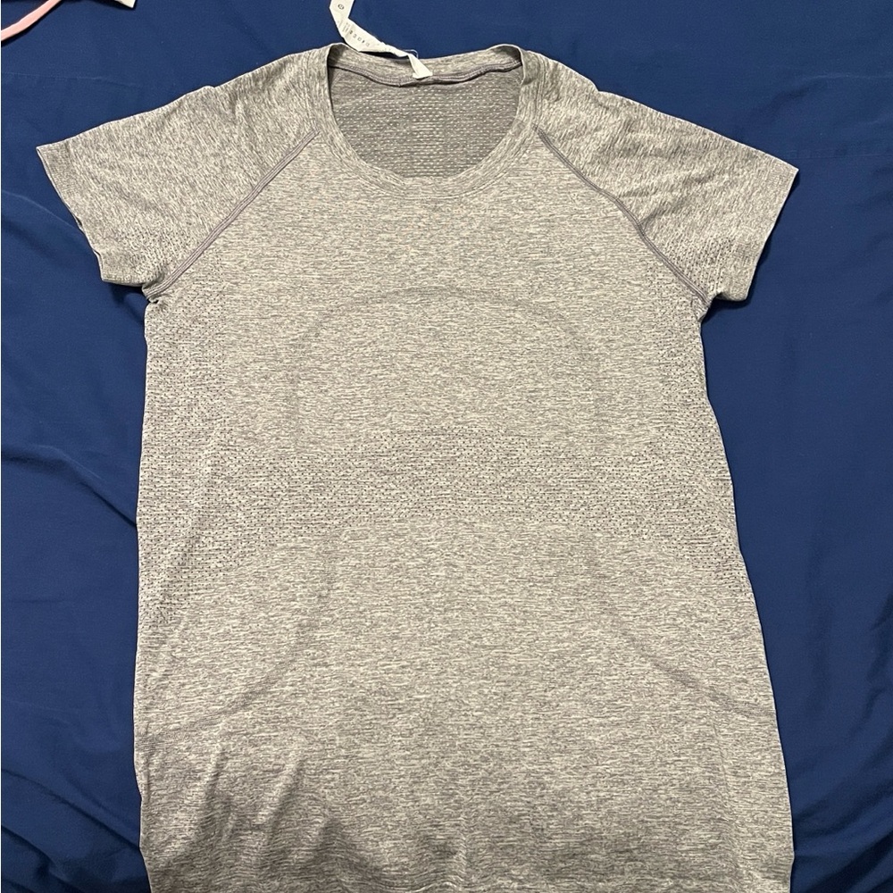 Lululemon Gray Women's Athletic Top sz. 10 NWOT